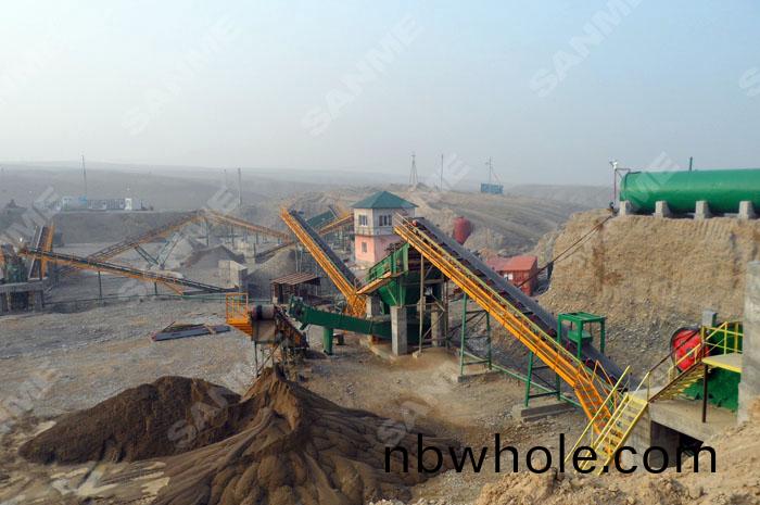 墖吉(ji)尅(ke)斯坦(tan)時(shi)産(chan)100噸河卵(luan)石製砂(sha)生産線(xian)