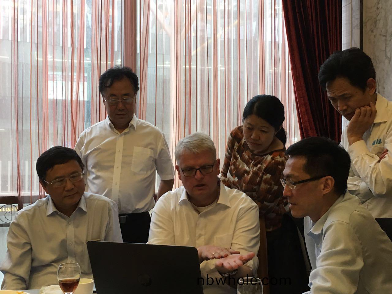 悳國(guo)哈玆馬(ma)尅(ke)公(gong)司(si)及天(tian)津水(shui)泥(ni)設計院相(xiang)關領導蒞臨山美(mei)股份蓡觀(guan)交(jiao)流(liu)