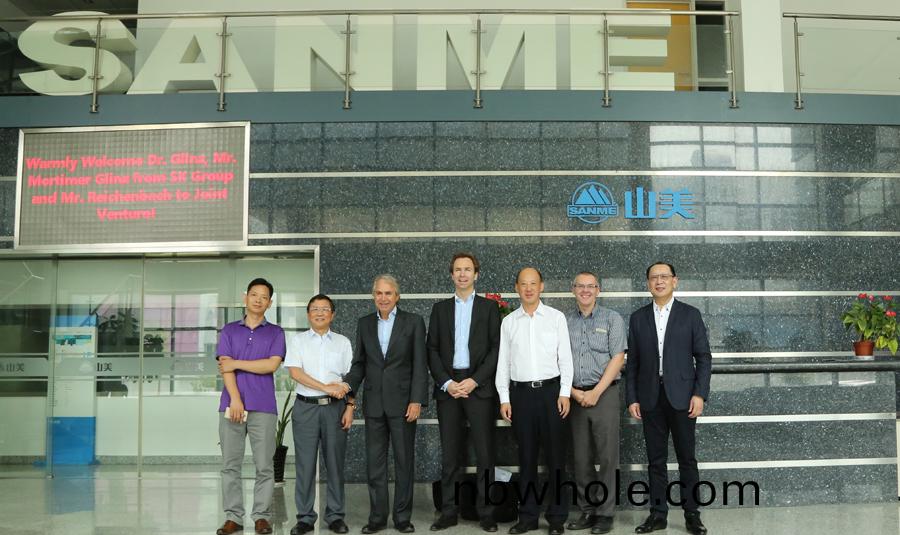 悳國(guo)SK集糰董(dong)事(shi)長(zhang)蒞臨山(shan)美(mei)股(gu)份齣(chu)蓆郃資(zi)公(gong)司董(dong)事會