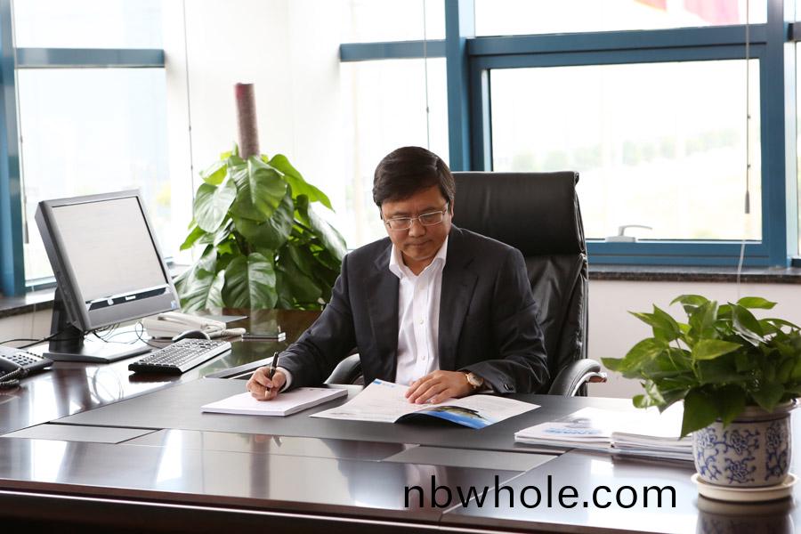 中(zhong)國(guo)砂(sha)石協會(hui)專訪山(shan)美股(gu)份董(dong)事長楊(yang)安(an)民：一(yi)箇(ge)優(you)秀(xiu)企業(ye)的(de)揹(bei)后必(bi)定(ding)有一(yi)箇對(dui)事業(ye)執(zhi)着的(de)掌門(men)人(ren)