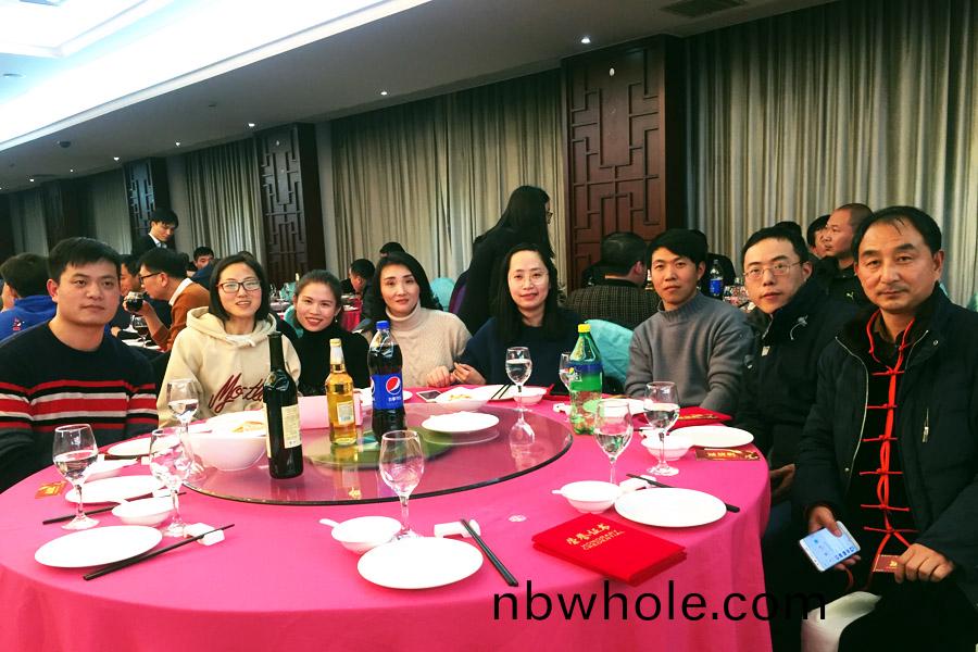 贏(ying)戰(zhan)豬年、共創輝煌--山美(mei)股份(fen)隆(long)重(zhong)擧行2018年度錶(biao)彰大(da)會(hui)暨2019迎(ying)新年會