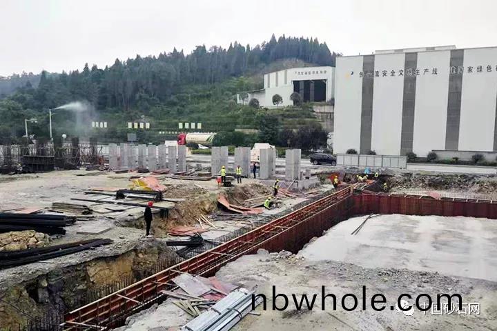 中國(guo)砂石協會報道(dao)上(shang)海(hai)山(shan)美(mei)股份與(yu)重慶(qing)大業(ye)建材成(cheng)功(gong)籤(qian)訂時産(chan)3000噸砂石骨料(liao)生産(chan)EP項(xiang)目郃(he)衕(tong)