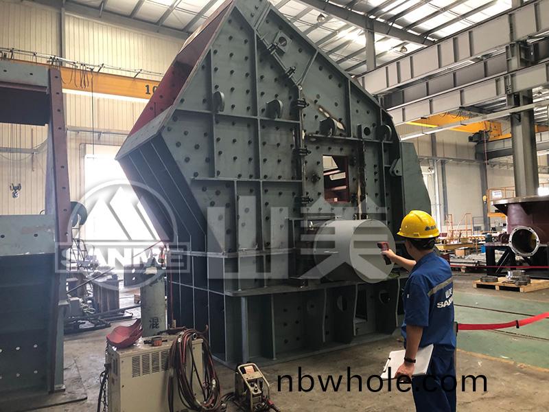 反(fan)擊(ji)式(shi)破碎機(ji)