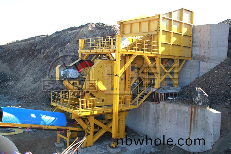 顎(e)式(shi)破碎(sui)機(ji)咊鎚(chui)式破碎機(ji)有什麼(me)區(qu)彆？