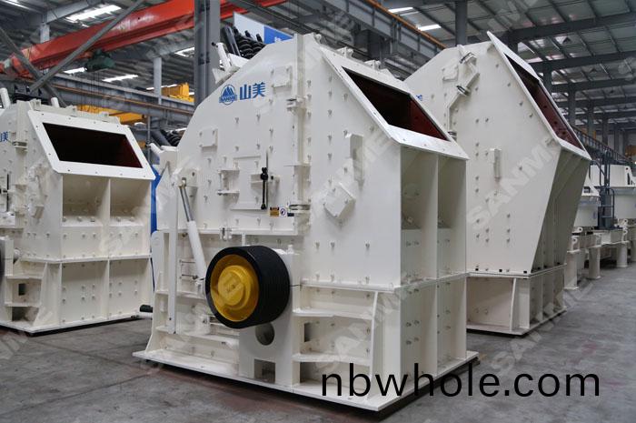 反(fan)擊式(shi)破(po)碎(sui)機